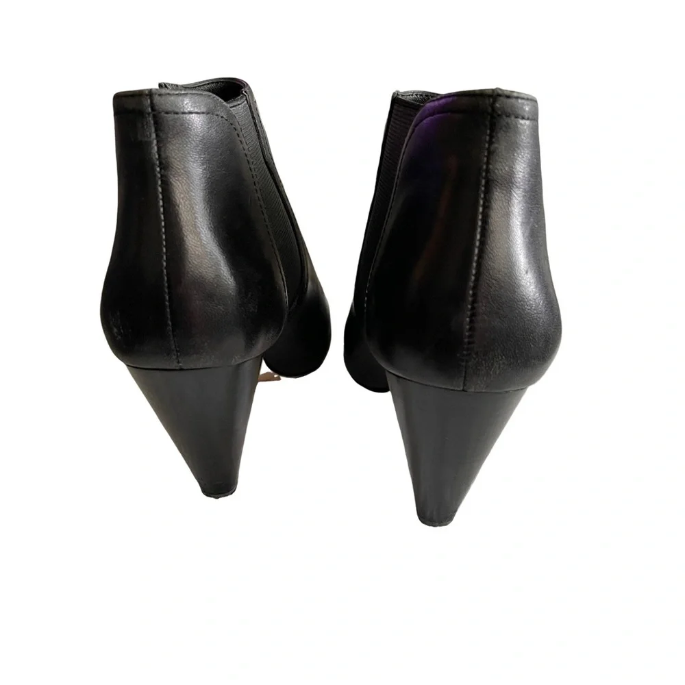 JOIE Gabija Cone Heel Black Leather Chelsea ankle booties Boots. Size 6.5